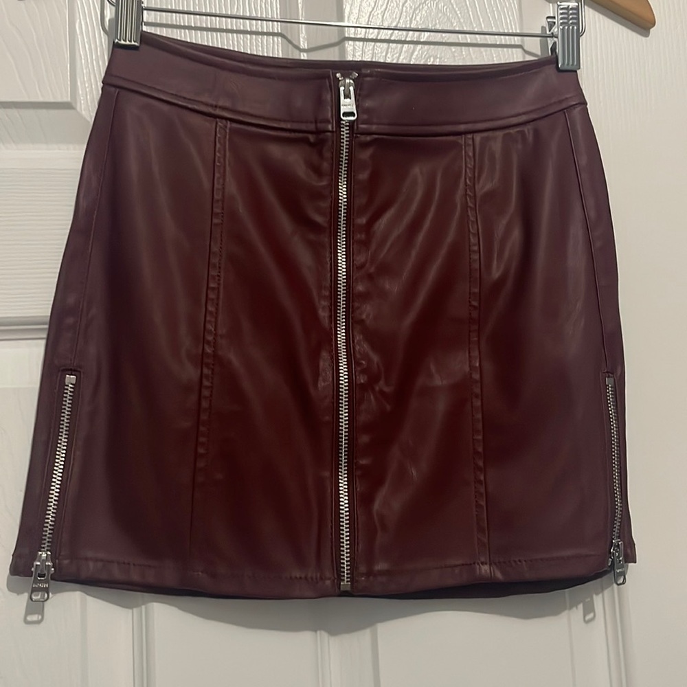 Express women leather skirt-00- dark brown/ maroon-zipper front